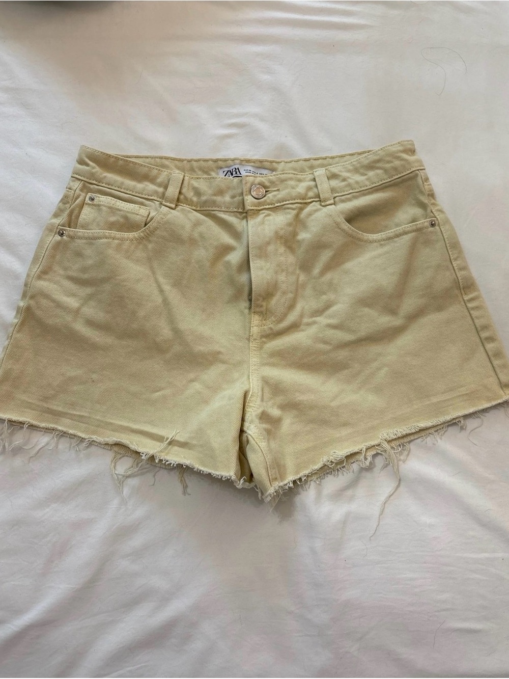 ZARA Pale Yellow Frayed-Hem Denim Shorts